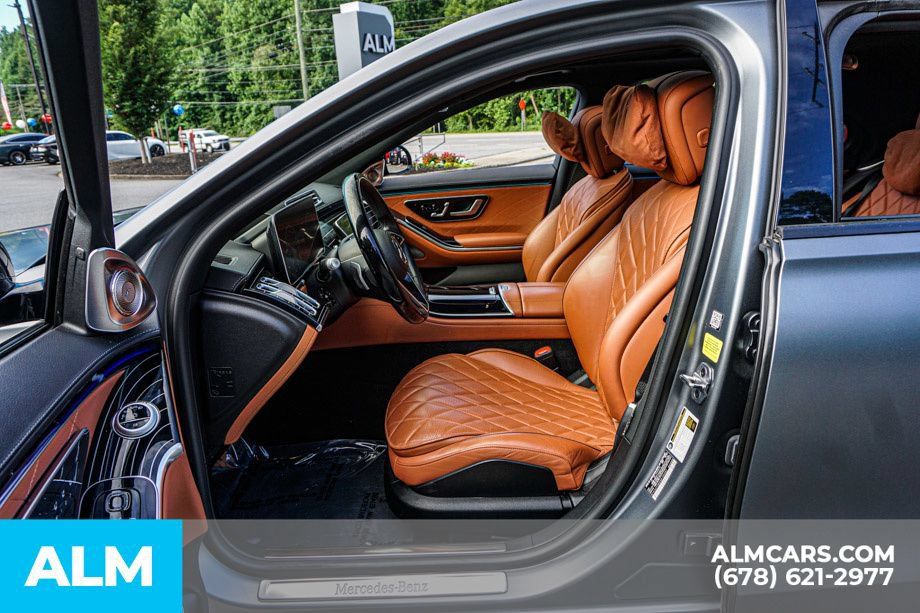 Used 2022 Mercedes-Benz S 580 4MATIC Sedan w/ AMG Line Package image 18