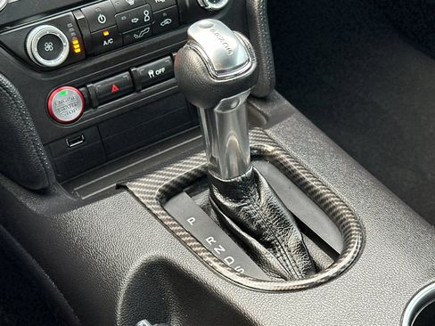 Used 2020 Ford Mustang Coupe RWD image 18