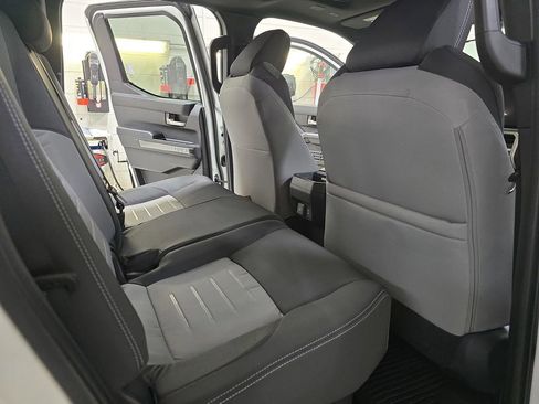 Used 2025 Toyota Tacoma TRD Off-Road image 12