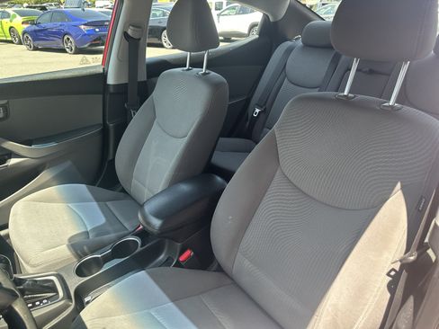 Used 2015 Hyundai Elantra SE FWD image 16