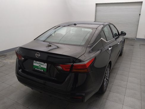 Used 2025 Nissan Altima 2.5 SV FWD image 7