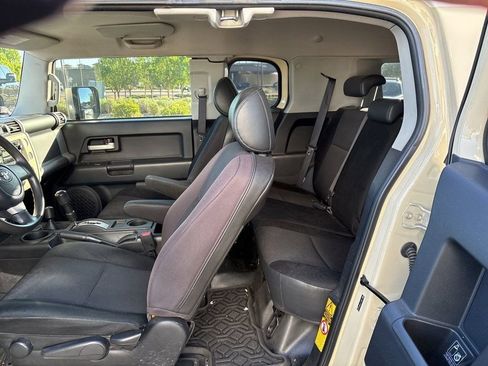 Used 2008 Toyota FJ Cruiser 4WD image 11