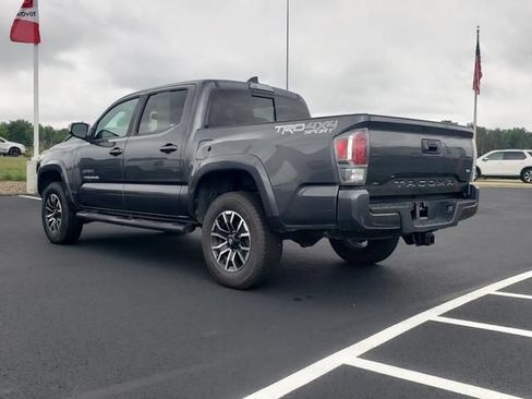 Used 2022 Toyota Tacoma TRD Sport AWD/4WD image 8