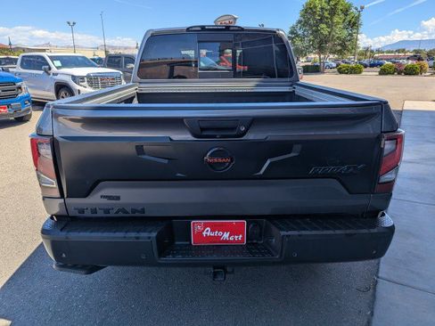 Used 2021 Nissan Titan PRO-4X w/ Pro-4x Convenience Package AWD/4WD image 4