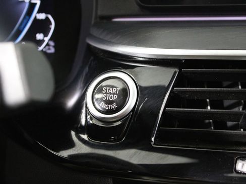 Used 2023 BMW 530e w/ M Sport Package image 19