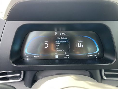 Used 2025 Hyundai Elantra SE image 11