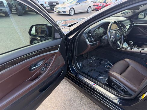 Used 2016 BMW 550i xDrive Sedan AWD/4WD image 19