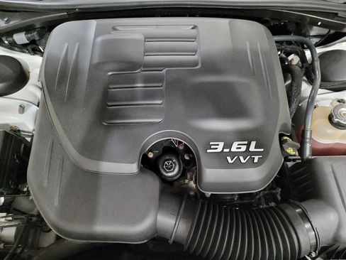 Used 2016 Dodge Challenger SXT RWD image 30