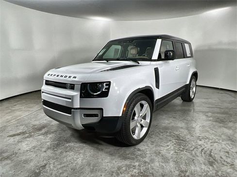 Used 2024 Land Rover Defender 110 SE image 4