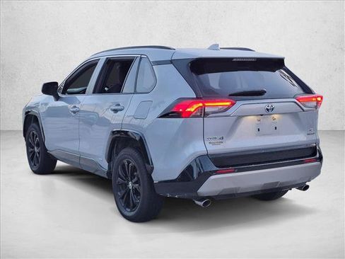 Used 2022 Toyota RAV4 SE w/ SE Grade Weather Package AWD/4WD image 7