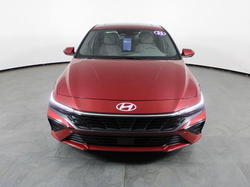 Certified 2025 Hyundai Elantra SEL image 14