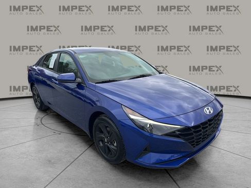 Used 2023 Hyundai Elantra SEL image 7