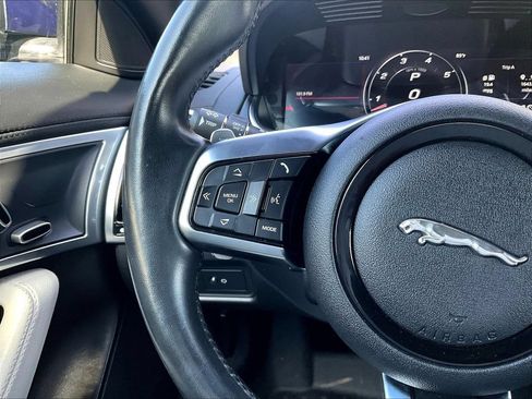 Used 2023 Jaguar F-TYPE Convertible RWD image 9