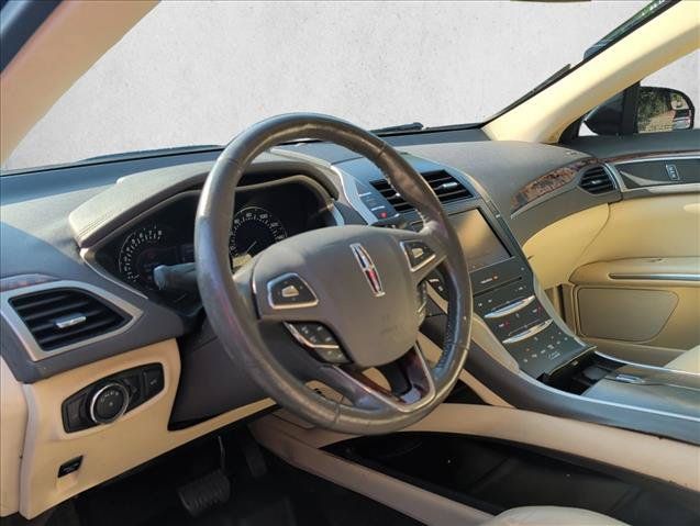 Used 2013 Lincoln MKZ FWD image 9