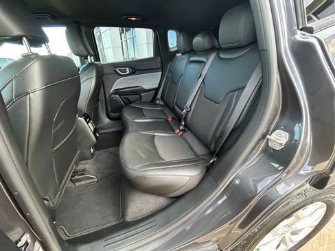 Used 2024 Jeep Compass Latitude image 23