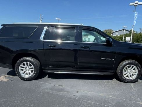 Used 2022 Chevrolet Suburban LT image 9