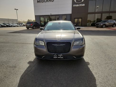 Used 2021 Chrysler 300 Touring w/ Sport Appearance Package RWD image 2