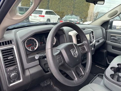 Used 2019 RAM 1500 Classic SLT image 3