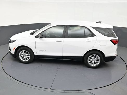 Used 2024 Chevrolet Equinox LS FWD image 14