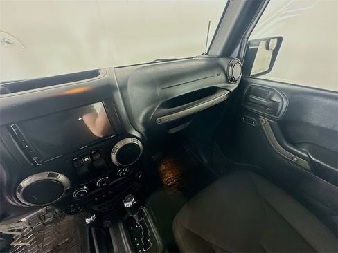 Used 2016 Jeep Wrangler Sport image 11