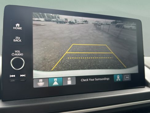 Used 2025 Honda Pilot Touring image 26