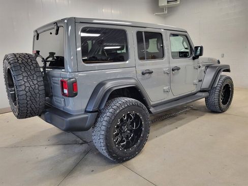 Used 2022 Jeep Wrangler Unlimited Sport w/ Sun And Sound Package AWD/4WD image 9