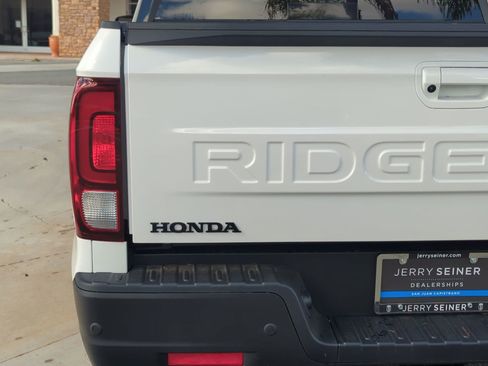 New 2026 Honda Ridgeline Black Edition image 11
