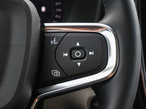 New 2026 Volvo XC40 B5 Plus w/ Protection Package Premier image 38