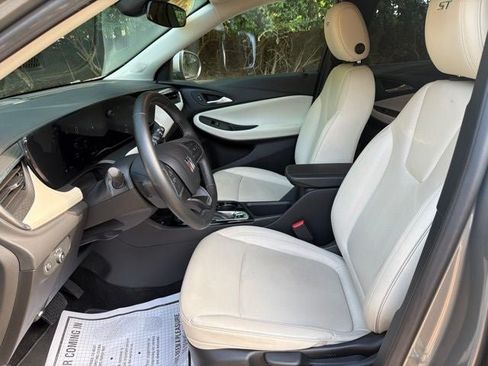 Used 2024 Buick Encore GX Sport Touring w/ Advanced Technology Package AWD/4WD image 10