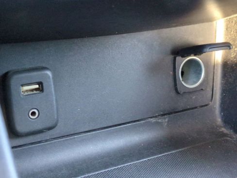 Used 2015 GMC Canyon SLE image 31