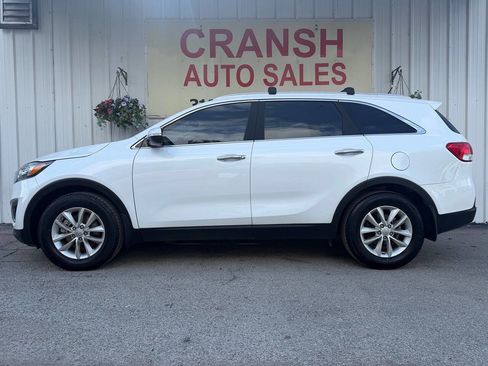 Used 2016 Kia Sorento LX image 2