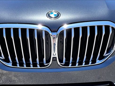 Used 2022 BMW X5 xDrive40i w/ Premium Package AWD/4WD image 34