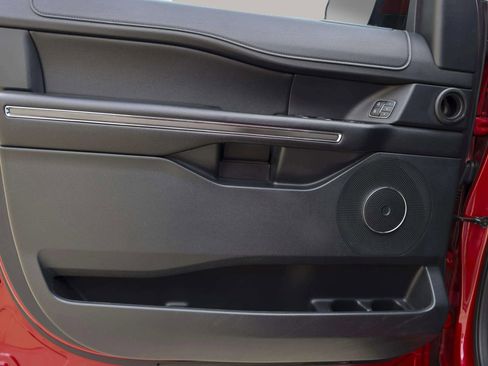 Used 2020 Ford Expedition Max XLT w/ Equipment Group 202A image 14