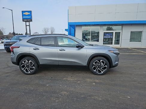 New 2026 Chevrolet Trax RS w/ Driver Confidence Package image 2