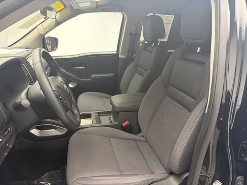Used 2023 Nissan Frontier SV w/ Technology Package AWD/4WD image 11