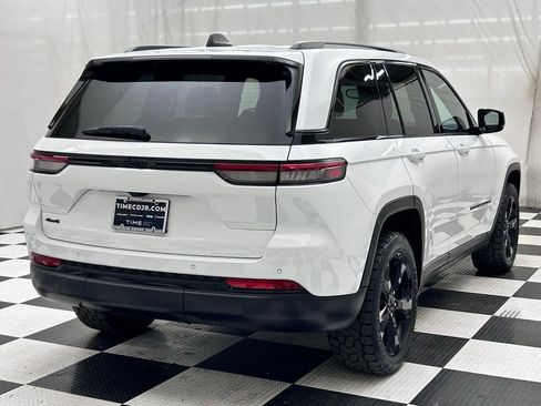 Certified 2023 Jeep Grand Cherokee Altitude image 7