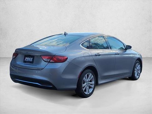 Used 2017 Chrysler 200 Limited Platinum image 5