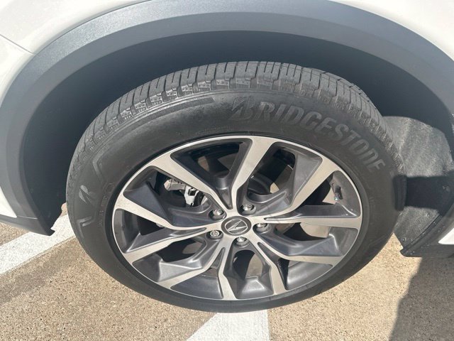 Used 2024 Acura MDX w/ Technology Package FWD image 3