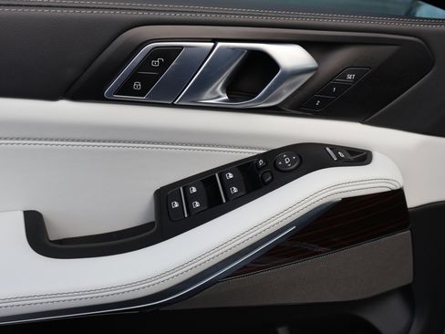 Used 2026 BMW X5 xDrive40i w/ M Sport Package image 14