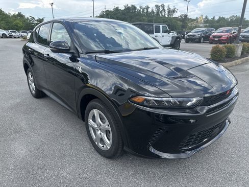 New 2025 Dodge Hornet GT w/ Cold Weather Group image 4