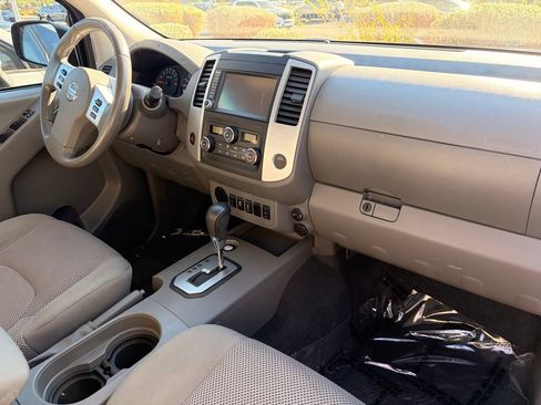 Certified 2020 Nissan Frontier SV RWD image 12