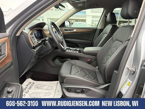 Used 2026 Volkswagen Atlas SE AWD/4WD image 9