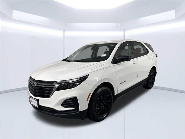 Used 2023 Chevrolet Equinox LS w/ LS Convenience Package AWD/4WD image 2