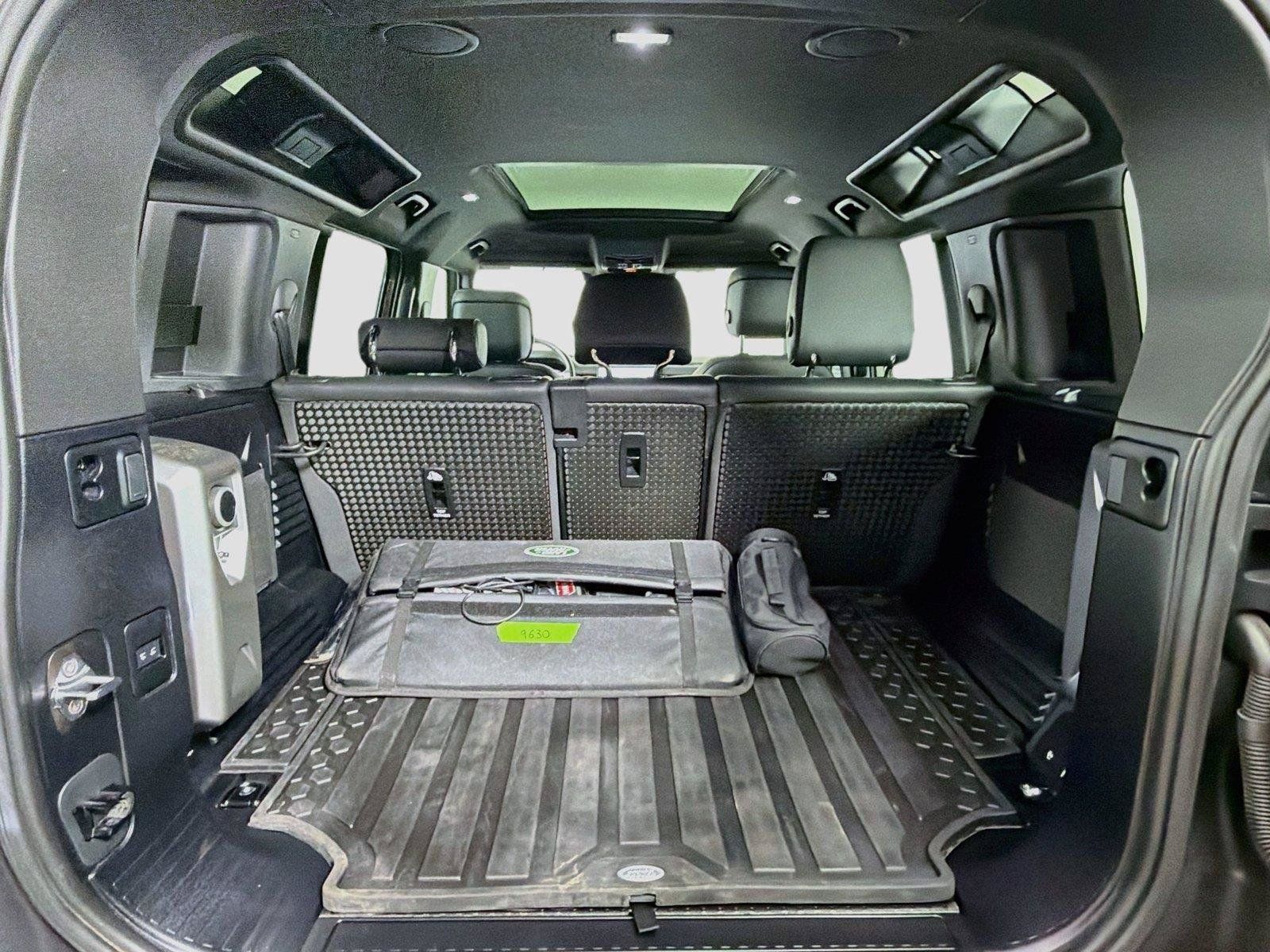 Certified 2025 Land Rover Defender 110 X-Dynamic SE AWD/4WD image 27