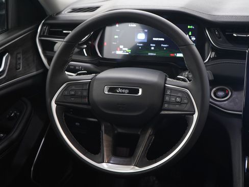 Used 2024 Jeep Grand Cherokee Limited 4xe AWD/4WD image 16
