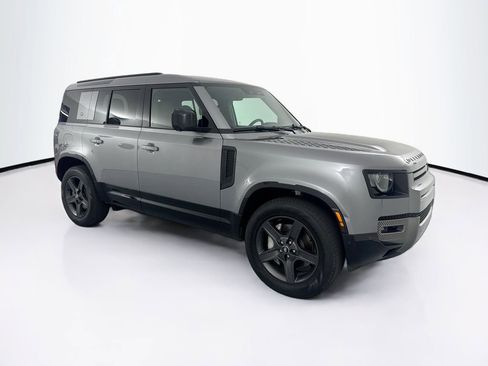 Certified 2024 Land Rover Defender 110 X-Dynamic SE AWD/4WD image 3