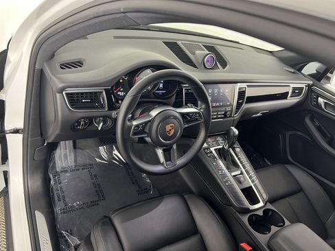 Certified 2018 Porsche Macan S AWD/4WD image 4