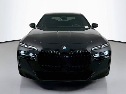 Used 2024 BMW 760i xDrive AWD/4WD image 2