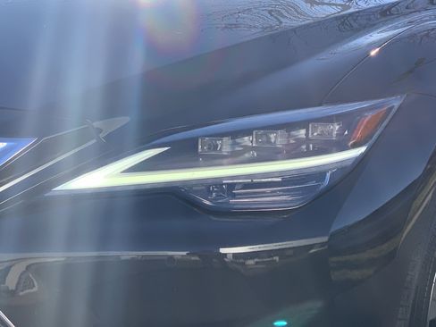 Certified 2021 Lexus LS 500 w/ Accessory Package (Z1) image 6