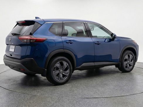 Used 2025 Nissan Rogue SV image 9